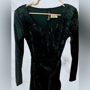 ✨ Retro Glam: Vintage 90s Green Crush Velvet Long Sleeve Wrap Dress 🌿💚